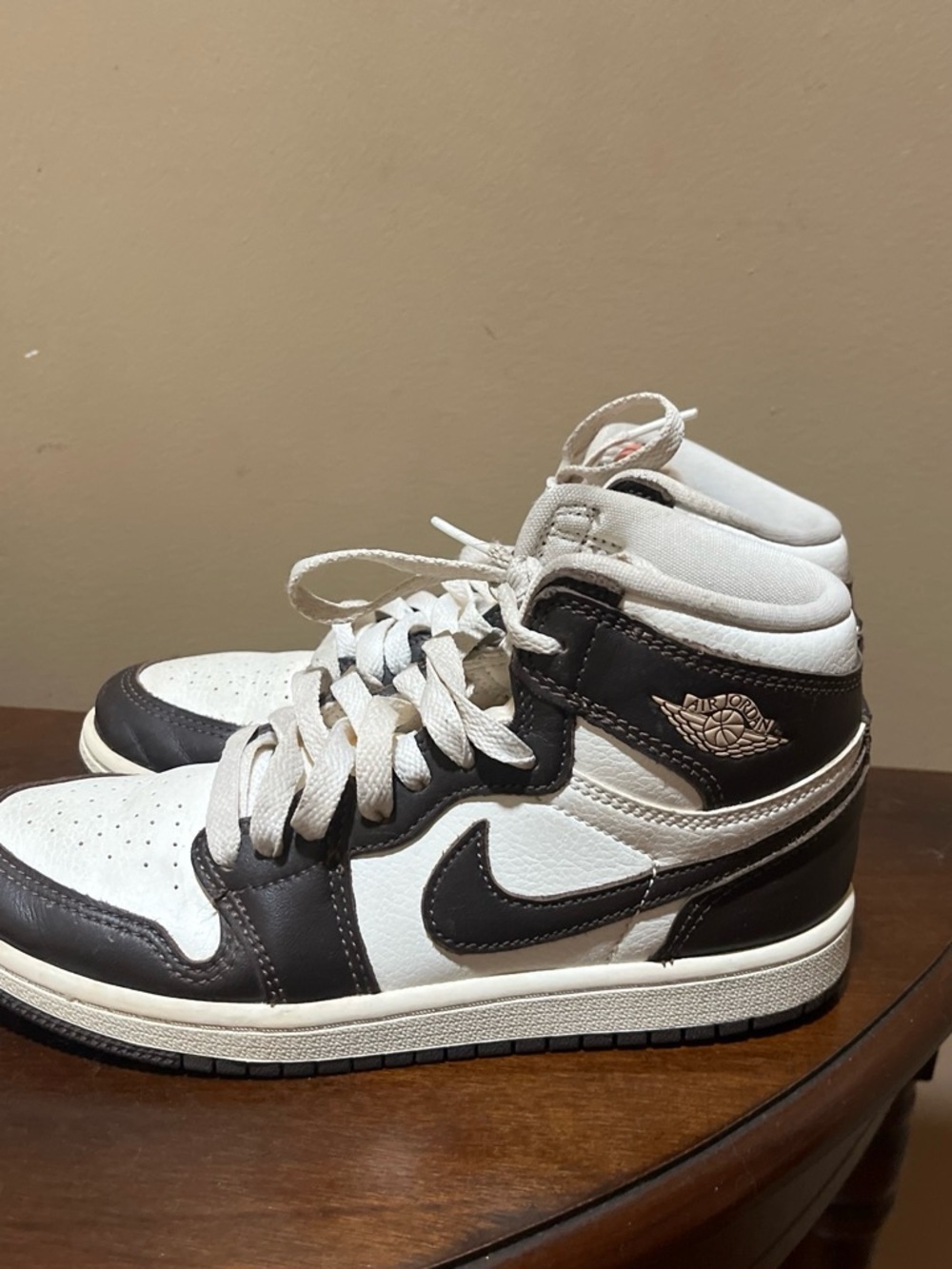 Nike boys High-Top Sneakers - White & Dark Brown